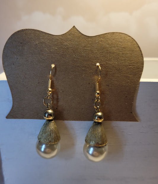 LARGE "PEARL" AND GOLD METAL EARRINGS